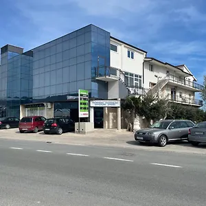 https://studio-ivan.hotels-in-trogir.com